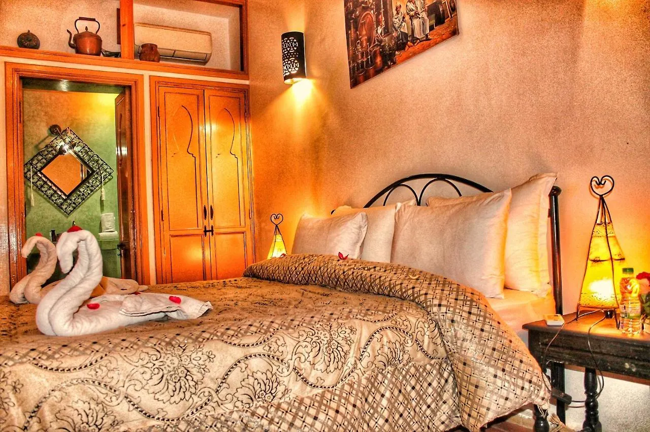Riad Dar Nakhla & Rooftop Jacuzzi Marrakesh Bed & Breakfast