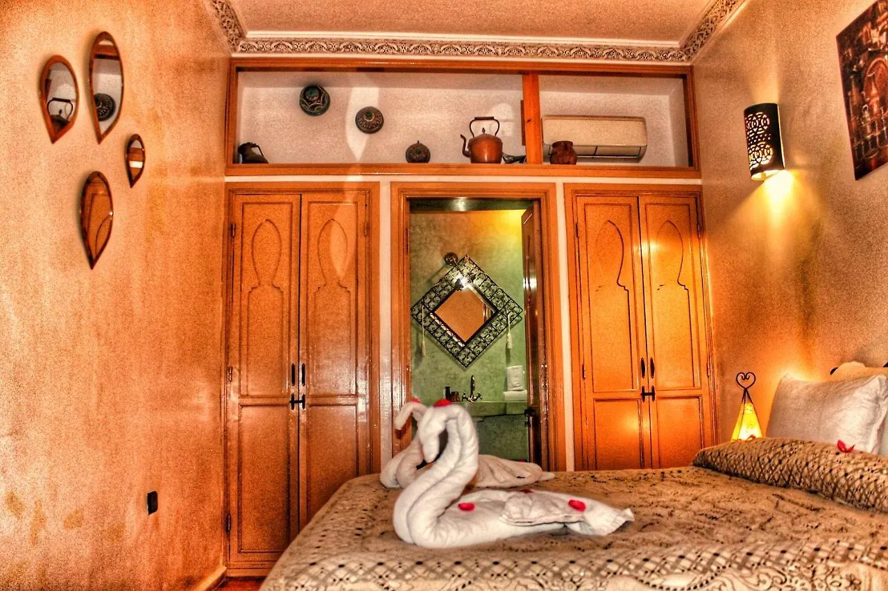Bed & Breakfast Riad Dar Nakhla & Rooftop Jacuzzi Marrakesh