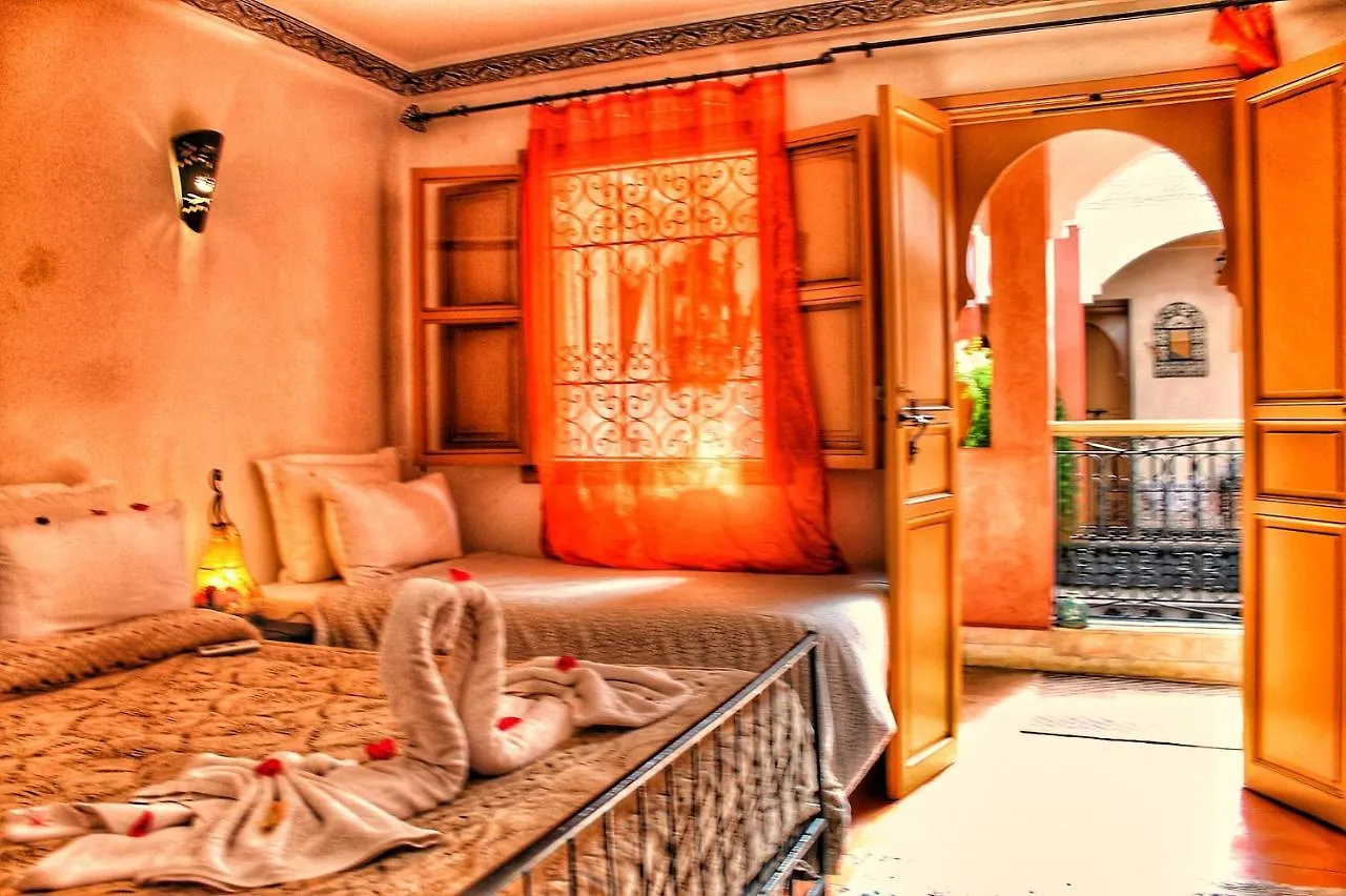 Riad Dar Nakhla & Rooftop Jacuzzi Marrakesh Bed & Breakfast