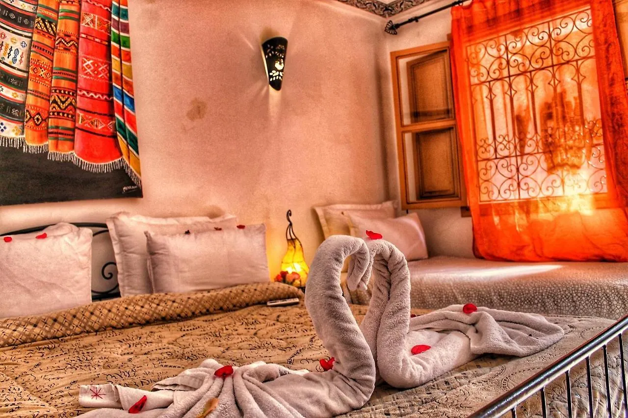 Bed & Breakfast Riad Dar Nakhla & Rooftop Jacuzzi Marrakesh