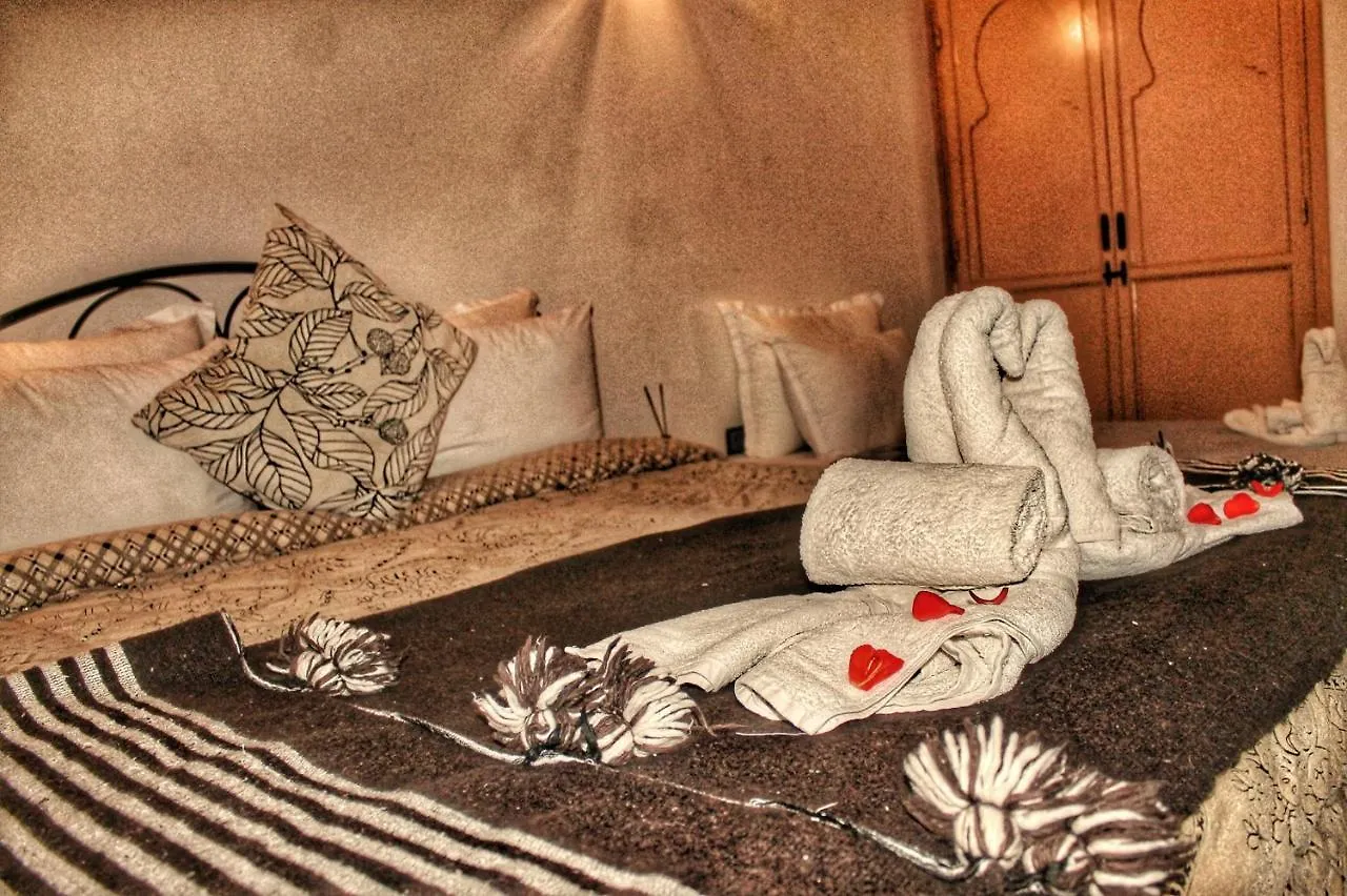 Riad Dar Nakhla & Rooftop Jacuzzi Marrakesh Bed & Breakfast