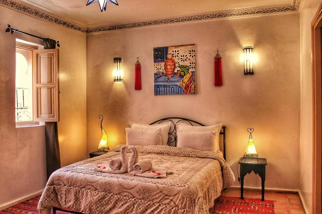 Riad Dar Nakhla & Rooftop Jacuzzi Marrakesh Bed & Breakfast