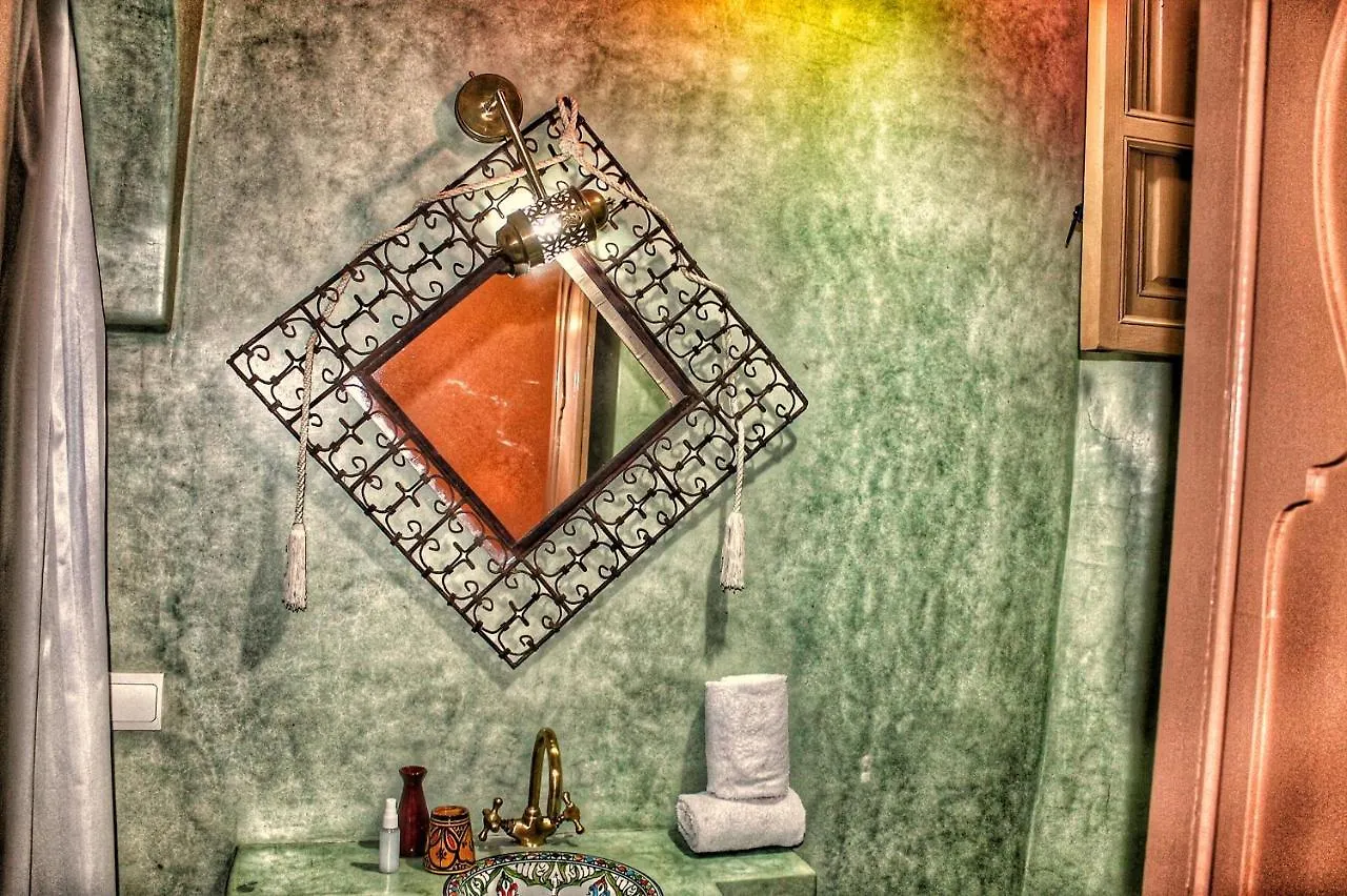 Riad Dar Nakhla & Rooftop Jacuzzi Marrakesh Bed & Breakfast