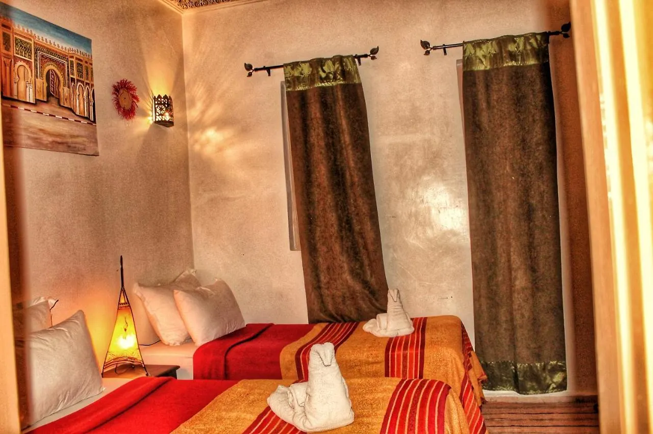 Riad Dar Nakhla & Rooftop Jacuzzi Marrakesh Bed & Breakfast