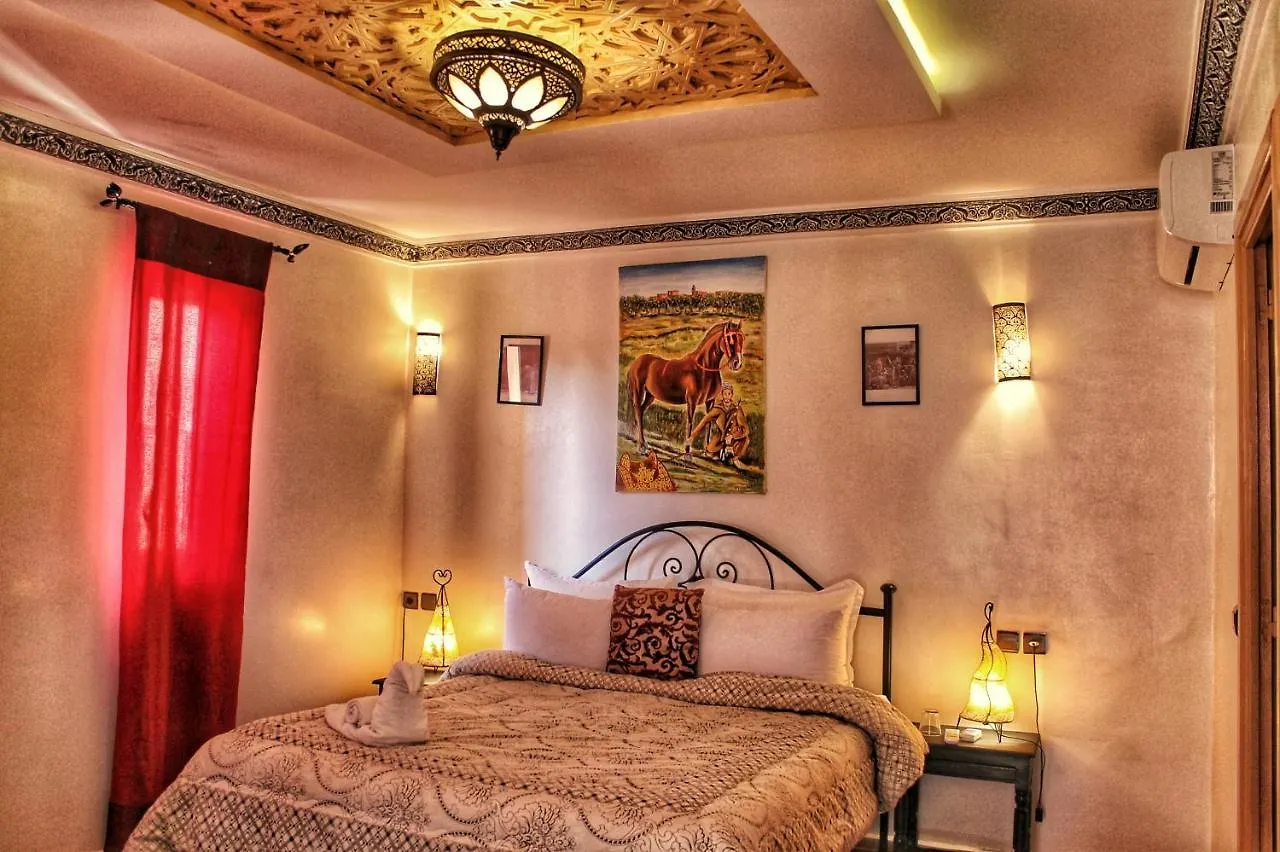 Riad Dar Nakhla & Rooftop Jacuzzi Marrakesh Bed & Breakfast