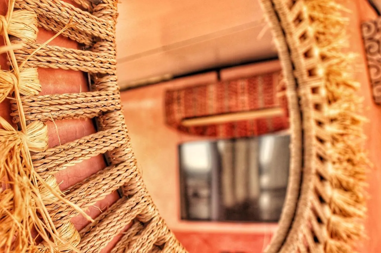 Bed & Breakfast Riad Dar Nakhla & Rooftop Jacuzzi Marrakesh
